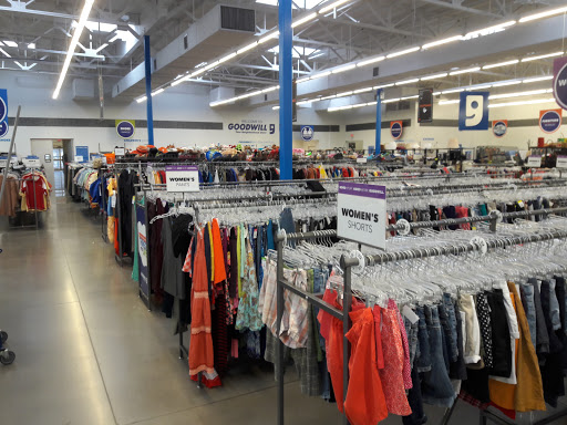 Thrift Store «91st & Northern Goodwill Retail Store & Donation Center», reviews and photos, 9000 W Northern Ave, Glendale, AZ 85305, USA