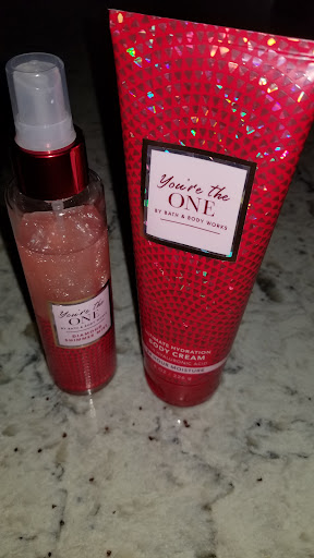 Beauty Supply Store «Bath & Body Works», reviews and photos, 14300 Clay Terrace Blvd, Carmel, IN 46032, USA