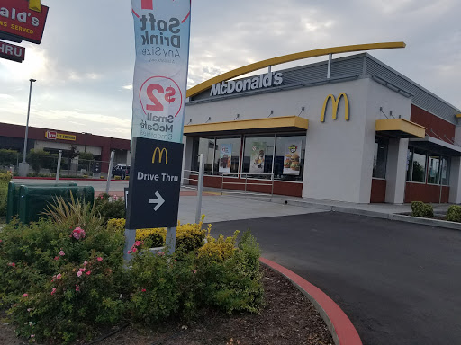 Supermarket «Save Mart Supermarkets», reviews and photos, 1449 E F St, Oakdale, CA 95361, USA