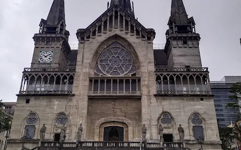 Corredor Polaco Catedral Basílica De Manizales image