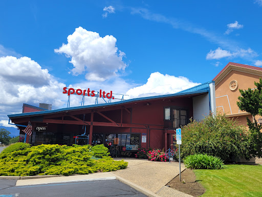 Redding Sports Ltd, 950 Hilltop Dr, Redding, CA 96003, USA, 