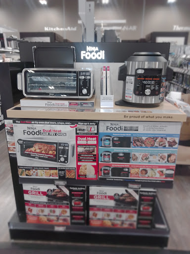 Electronics Store «Best Buy», reviews and photos, 17364 Southcenter Pkwy, Tukwila, WA 98188, USA