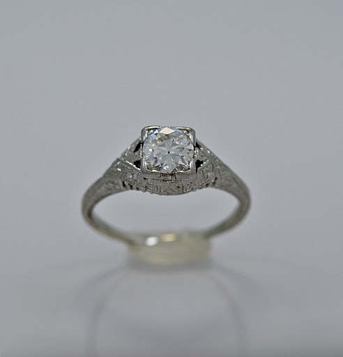 Jewelry Store «Gesner Estate Jewelry», reviews and photos, 1600 W Bay Dr, Largo, FL 33770, USA