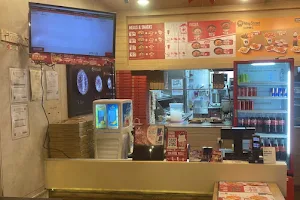 Pizza Hut Delivery Damansara Damai image