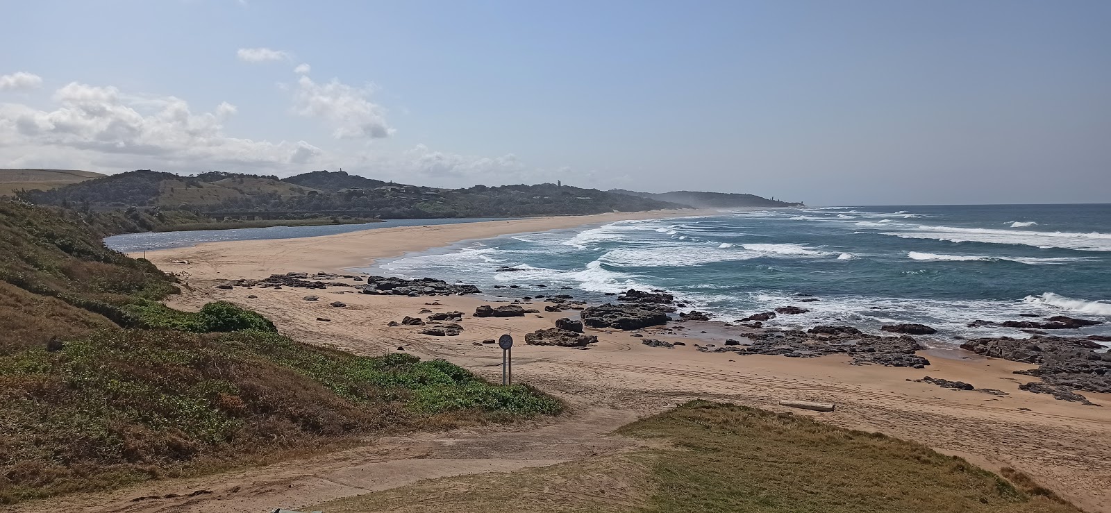 Fotografija Mtwalume beach z dolga ravna obala
