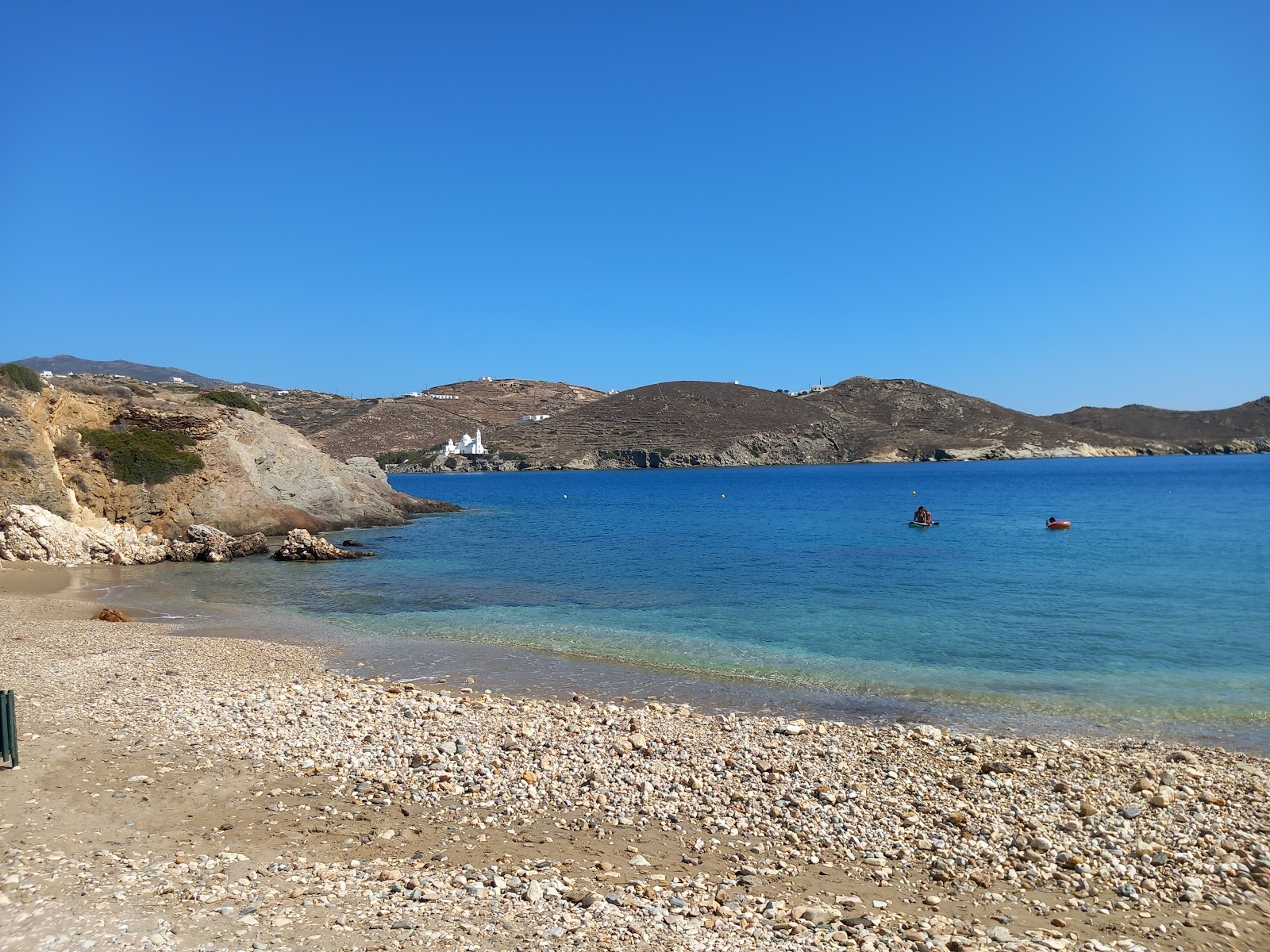 Fotografie cu Tzamaria Beach cu nivelul de curățenie înalt