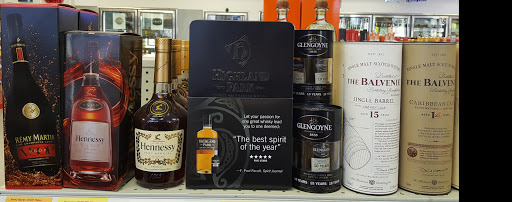 Liquor Store «OMG Liquor & Wine», reviews and photos, 302 N Bridge St, Yorkville, IL 60560, USA