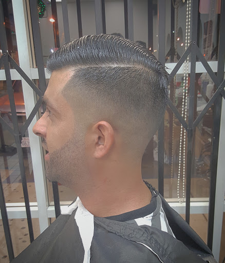 Barber Shop «Eduardo Barber Shop», reviews and photos, 311 W Arbor Vitae St, Inglewood, CA 90301, USA