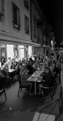 Atmosphère du Restaurant Le Vieux Château bar/brasserie/terrasse à Tours - n°2