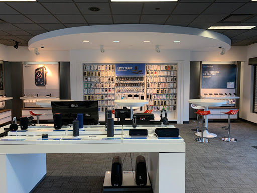 Cell Phone Store «AT&T», reviews and photos, 7634 150th St W, Apple Valley, MN 55124, USA