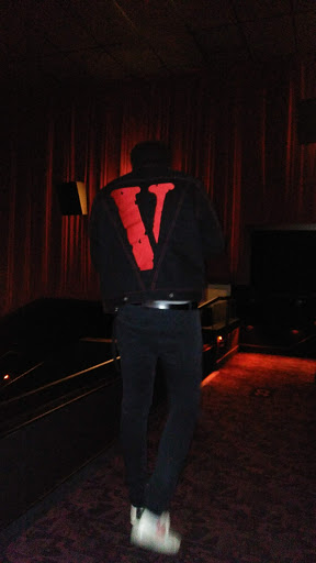 Movie Theater «ShowPlace ICON Theatres at Roosevelt Collection with ICON•X - Chicago», reviews and photos, 1011 S Delano Ct, Chicago, IL 60605, USA