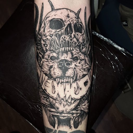 Tattoo Shop «Clovis Ink Tattoo», reviews and photos, 91 W Shaw Ave, Clovis, CA 93612, USA