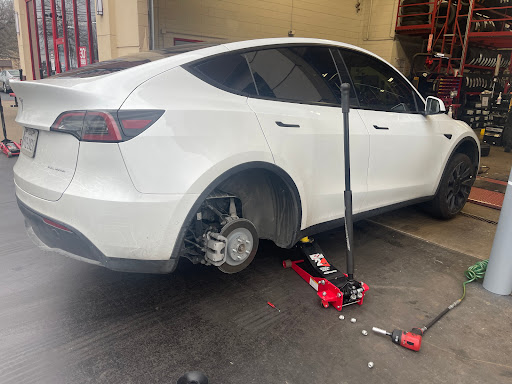 Tire Shop «Discount Tire Store - Buford, GA», reviews and photos, 3567 Buford Dr NE, Buford, GA 30519, USA