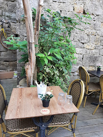 Atmosphère du Restaurant Le Jardin De La Tour du Plô à Carcassonne - n°4