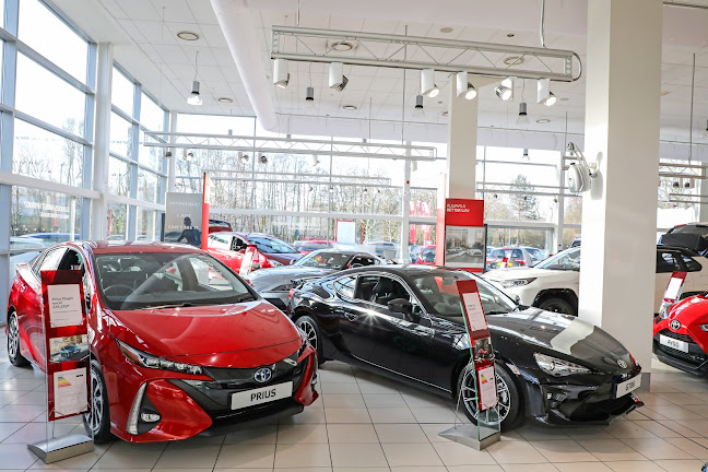 Reviews of Snows Toyota Hedge End in Southampton - Car dealer