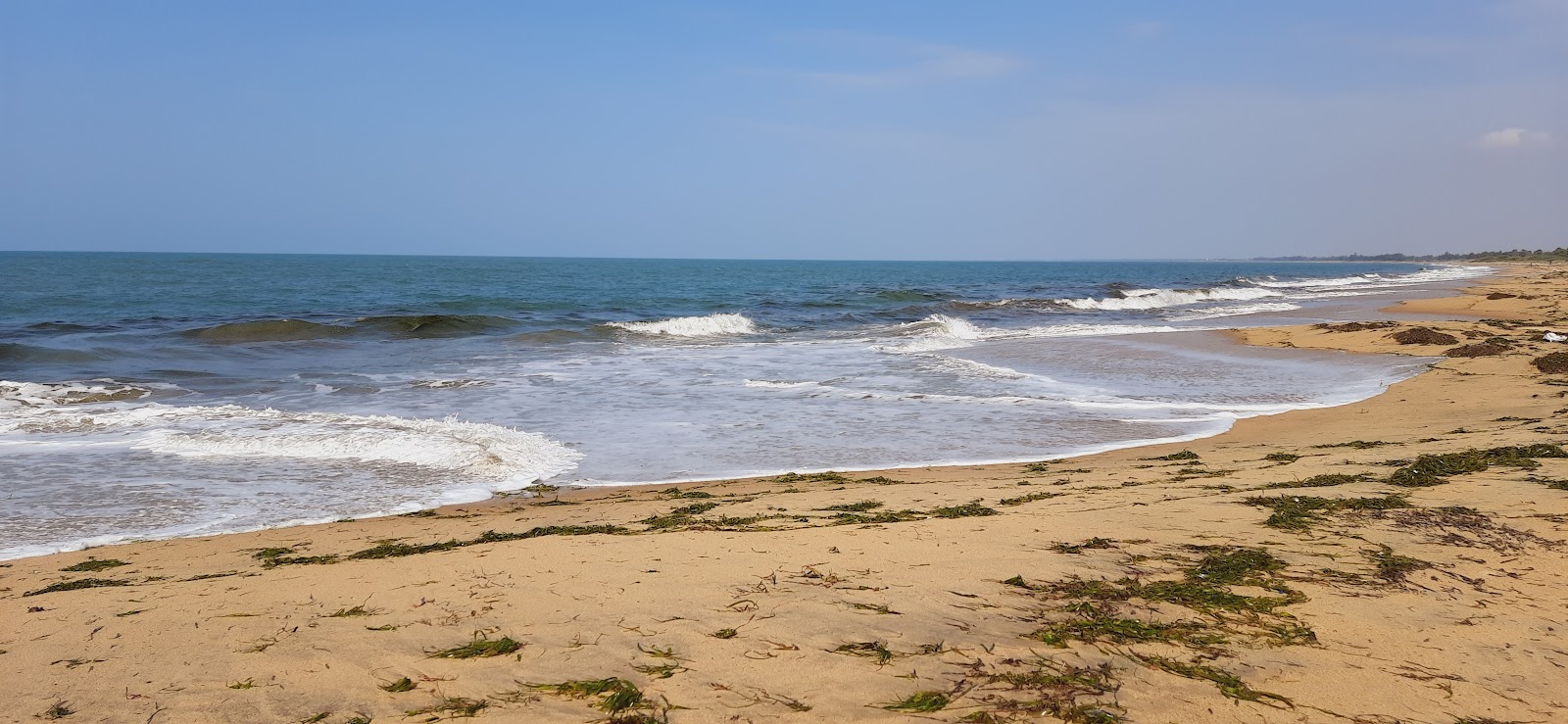 Zdjęcie Sayalkudi Beach z powierzchnią jasny piasek