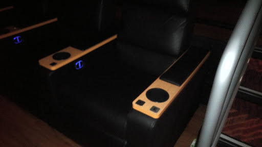 Movie Theater «Regal Cinemas Shiloh Crossing 18», reviews and photos, 10400 E. US 36, Avon, IN 46168, USA