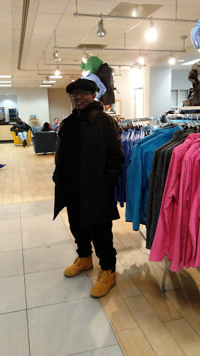 Mercedes Benz Dealer «Mercedes-Benz of Alexandria», reviews and photos, 200 S Pickett St, Alexandria, VA 22304, USA