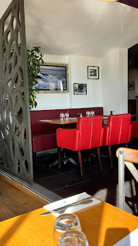 Atmosphère du Restaurant français La Guinguette à Le Plessis-Robinson - n°12