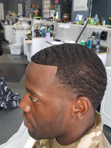 Barber Shop «Razor 1 Kutz Barbershop», reviews and photos, 7218 Montgomery Rd, Silverton, OH 45236, USA