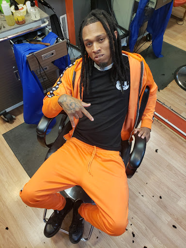 Hair Salon «Loc Wise Natural Hair Care», reviews and photos, 5909 W North Ave, Milwaukee, WI 53208, USA