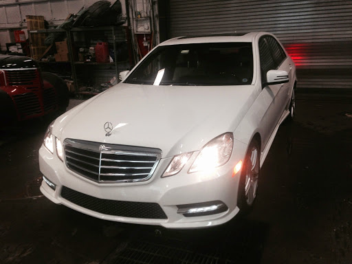 Auto Body Shop «Liberty Collision Center LLC», reviews and photos, 117 Richmond St, Philadelphia, PA 19125, USA