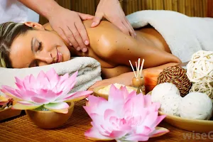 Amantra Body Massage and Spa image