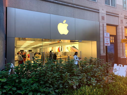 Computer Store «Apple Reston», reviews and photos, 11949 Market St, Reston, VA 20190, USA