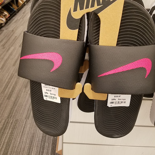 Department Store «Nordstrom Rack East Bay Bridge Shopping Center», reviews and photos, 3839 Emery St, Emeryville, CA 94608, USA