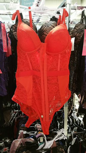 Clothing Store «Discovery Clothing Company», reviews and photos, 660 Centerview Blvd, Kissimmee, FL 34741, USA