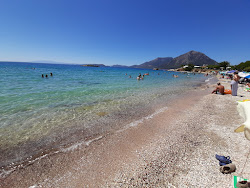 Agrilia beach'in fotoğrafı çok temiz temizlik seviyesi ile