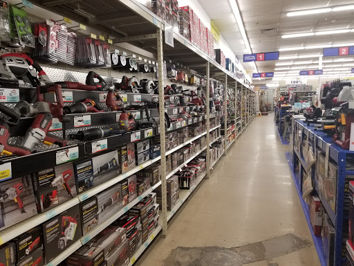 Hardware Store «Harbor Freight Tools», reviews and photos, 2658 Peters Creek Pkwy, Winston-Salem, NC 27127, USA
