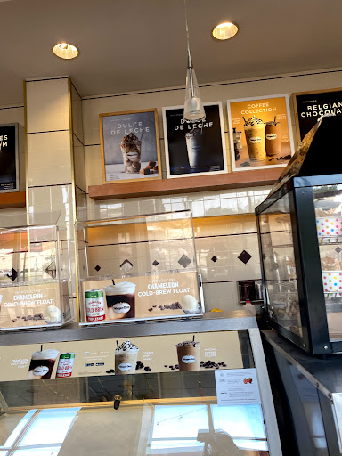 Ice Cream Shop «Häagen-Dazs® Ice Cream Shop», reviews and photos, 61-10 188th St #274, Queens, NY 11365, USA