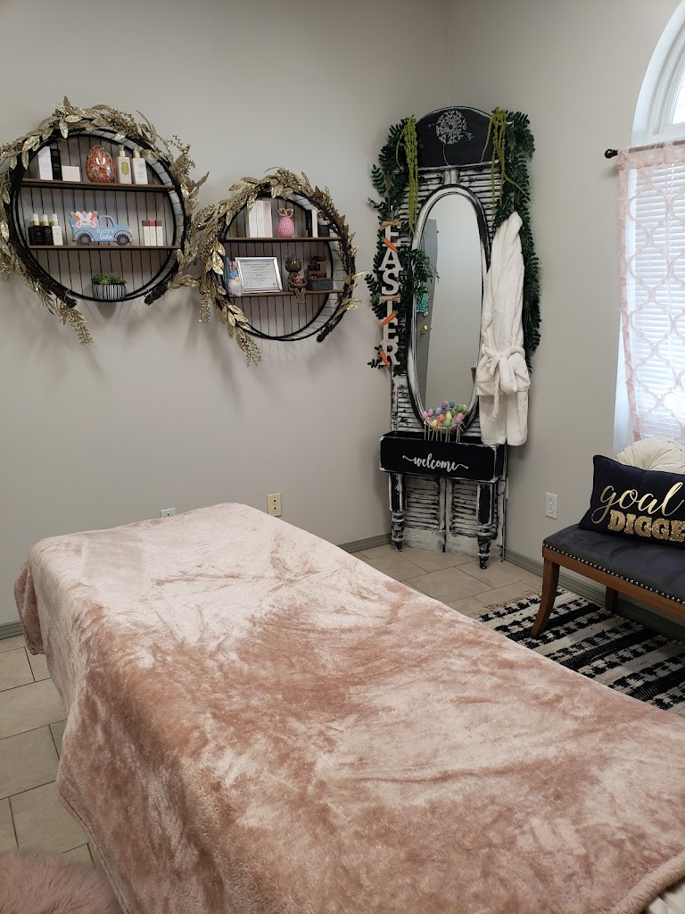 The Messy Dresser Salon 72941