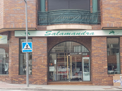 SALAMANDRA C. Soberanía, 2, 28260 Galapagar, Madrid, España