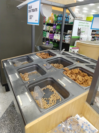 Pet Supply Store «Petco Animal Supplies», reviews and photos, 3525 W Victory Blvd, Burbank, CA 91505, USA