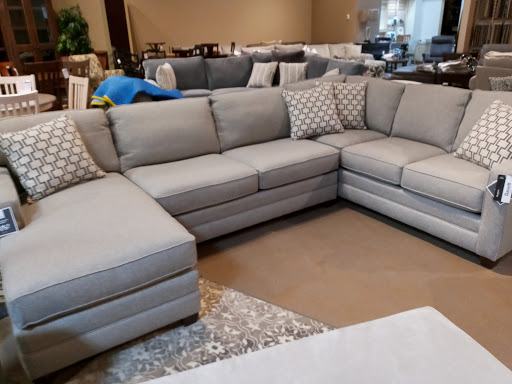 Furniture Store «Furniture Discount Warehouse», reviews and photos, 18 Crystal Lake Plaza, Crystal Lake, IL 60014, USA