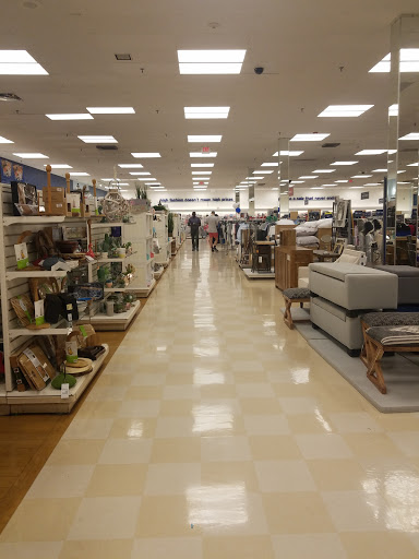 Department Store «Marshalls», reviews and photos, 275 Needham St, Newton, MA 02464, USA