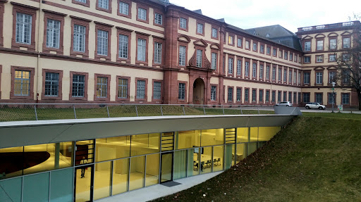 Official language schools in Mannheim
