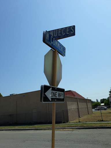 Car Wash «Felix Carwash», reviews and photos, 2203 W Commerce St, San Antonio, TX 78207, USA