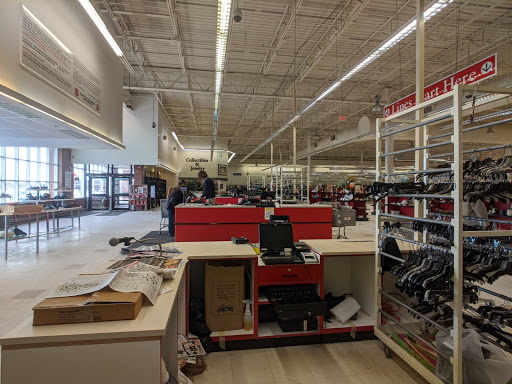 Thrift Store «The Salvation Army Family Store & Donation Center», reviews and photos, 6555 Sashabaw Rd, Village of Clarkston, MI 48346, USA