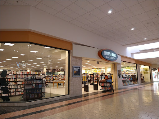 Book Store «Barnes & Noble», reviews and photos, 3701 McKinley Pkwy, Buffalo, NY 14219, USA
