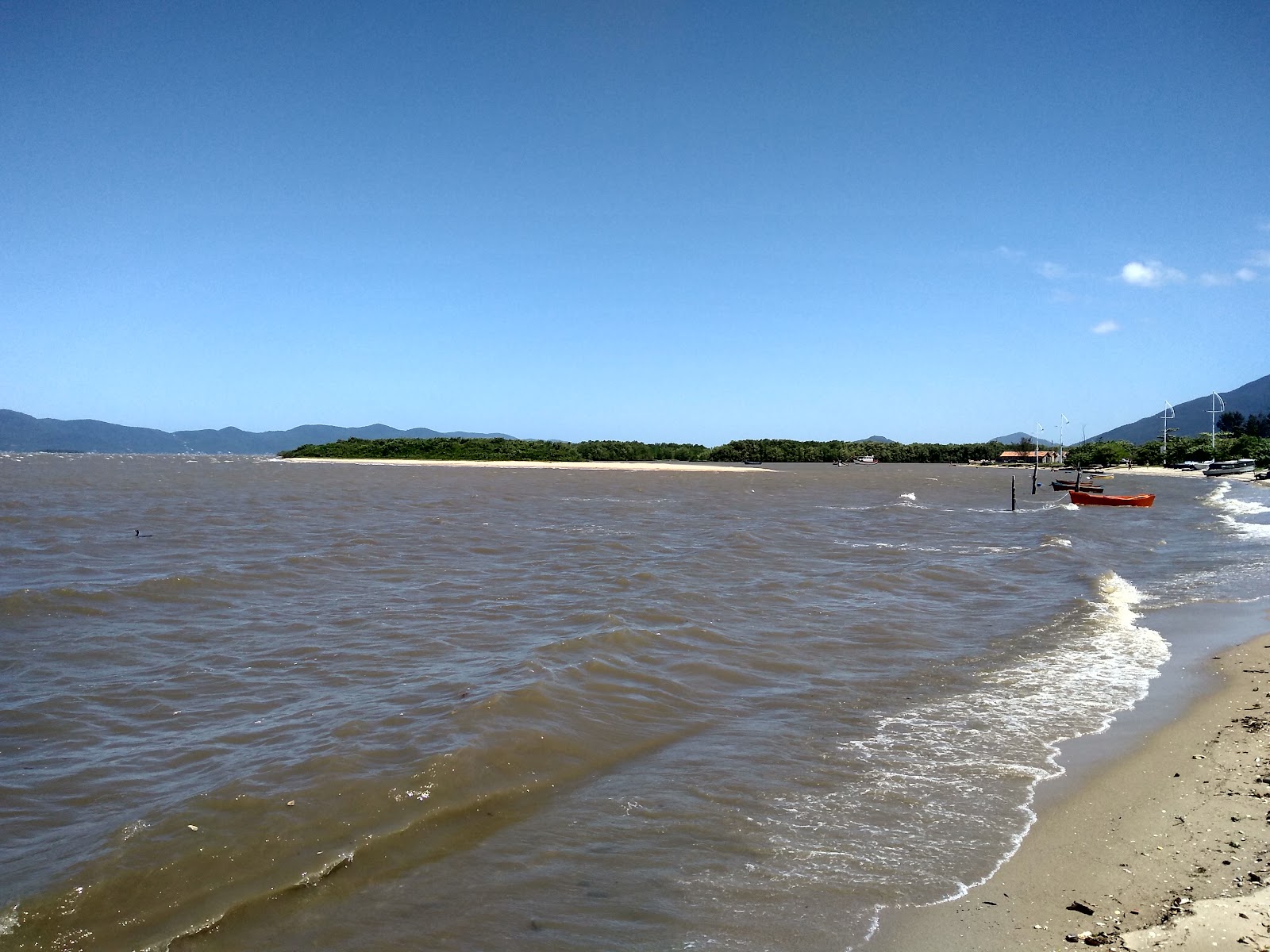 Foto de Praia da Barra do Aririu - lugar popular entre os apreciadores de relaxamento