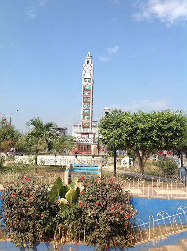 Plaza del Reloj Puerto Pucallpa