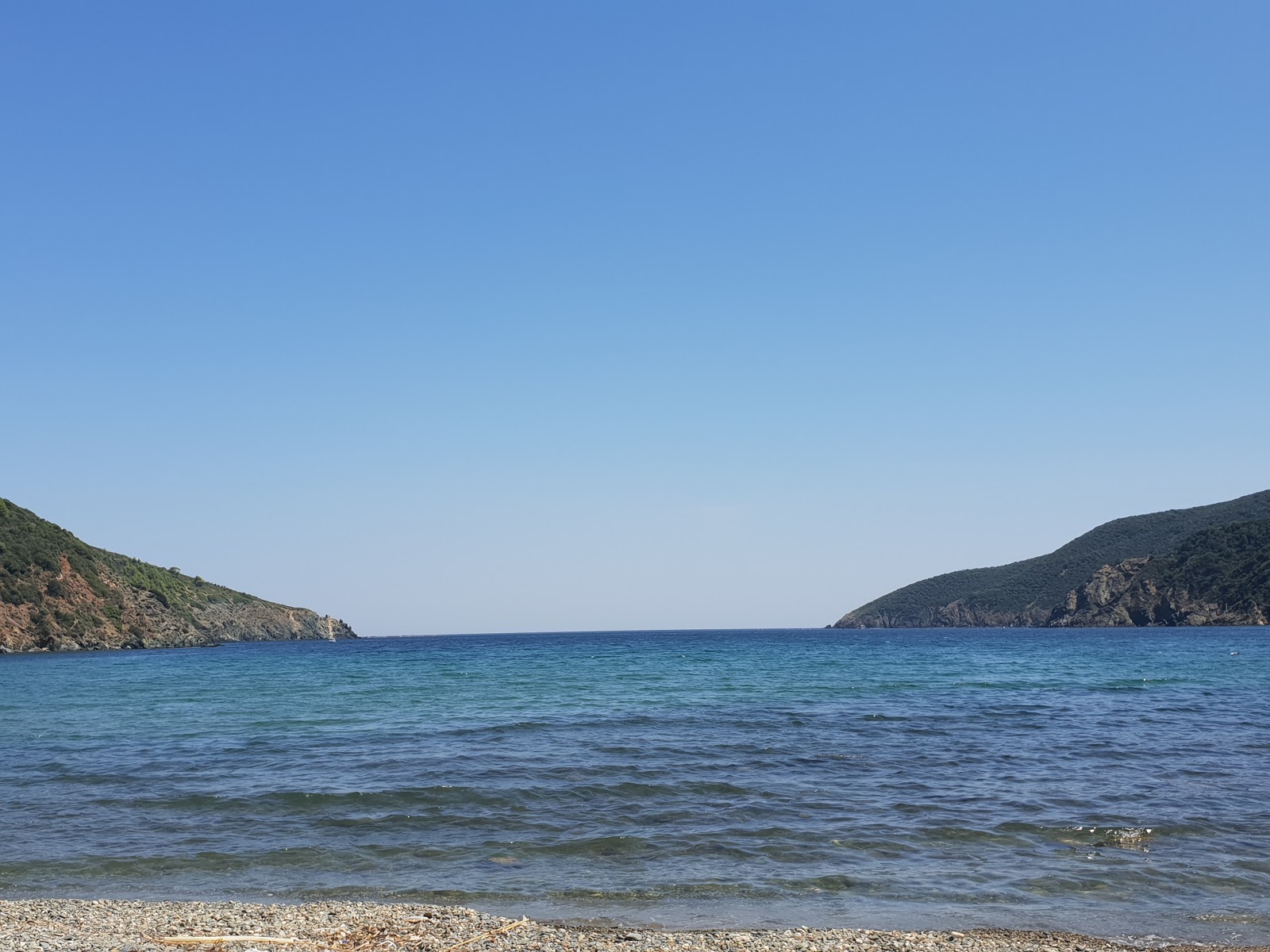 Photo de Paralia Ampelos avec un niveau de propreté de assez propre