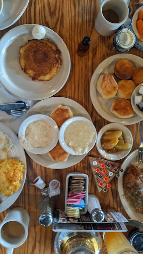 American Restaurant «Cracker Barrel Old Country Store», reviews and photos, 5631 GA-20, Cartersville, GA 30121, USA