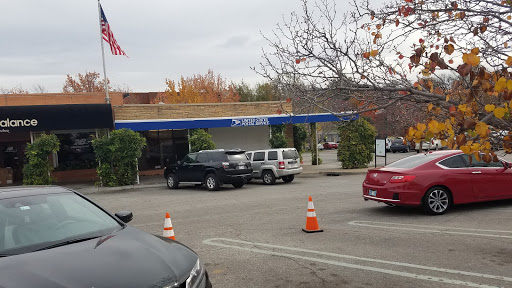 Post Office «United States Postal Service», reviews and photos, 2032 Utica Square, Tulsa, OK 74114, USA