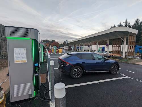 Borne de recharge de véhicules électriques Izivia Charging Station Vitrac-sur-Montane