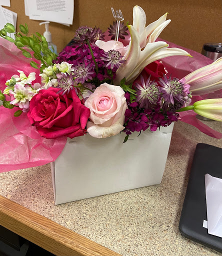 Florist «Anna Held Floral Studio», reviews and photos, 5557 N Sheridan Rd, Chicago, IL 60640, USA