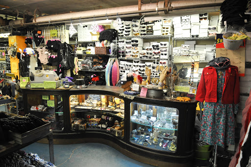 Hip hop shops in Toronto